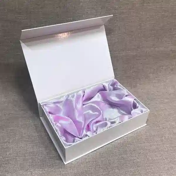 white glossy boxes bulk